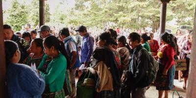 Agricultores de Chimaltenango reciben semillas y herramientas 