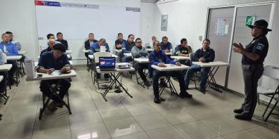 La seguridad vial sale de la carretera y entra a la oficina