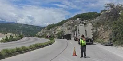 Eficaz intervención de Provial por volcadura de cabezal en la CA-9 Norte