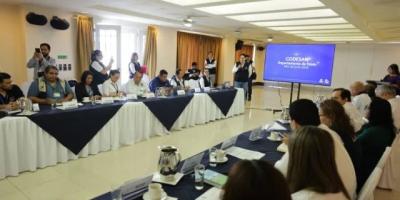 Vicepresidenta aborda el compromiso gubernamental con la niñez durante reunión de CODESAN en Petén