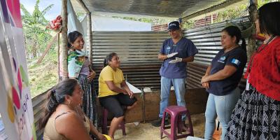 Brindan capacitación acerca del manejo y la sanidad avícola