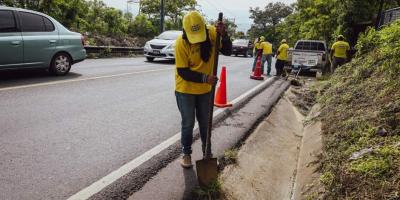 COVIAL avanza con limpieza y retiro de derrumbes en ruta Bárcenas - Santa Lucía Milpas Altas
