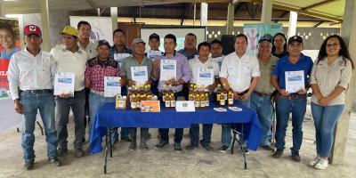 Finaliza Diplomado Apícola en Sayaxché