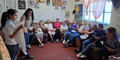Mujeres mixqueñas conocen los beneficios de asociarse