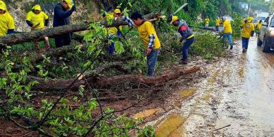 Emergencias viales fueron atendidas por Covial y Caminos el fin de semana tras intensas lluvias 