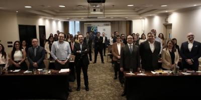 Profesionales que laboran en instituciones públicas finalizaron el curso 