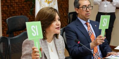 Integrantes del Conabed se reúnen en el Minfin 