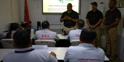 Formando guardianes del aire, comienza curso básico para bomberos del Aeropuerto Internacional La Aurora