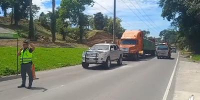 Kilómetro en jaque, las lluvias intensas reavivan el riesgo de colapso en la CITO-180