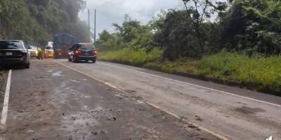 Se normaliza el tránsito en la RN-16 tras remoción de roca por parte de instituciones de emergencia