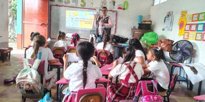 Estudiantes participan en jornada de concientización de bienestar animal