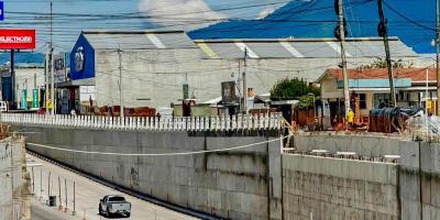Cierre total en Quetzaltenango por instalación de columnas en paso a desnivel