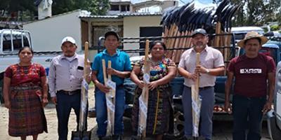 Reciben herramientas para mejorar producción y por la conservación del suelo
