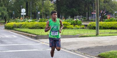 Daniel Aguilar, el más rápido de la Carrera Independencia 2025