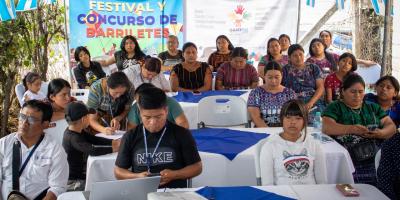 taller de tejidos ancestrales en Salamá