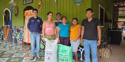 Entregan semilla de frijol a productores de Las Cruces