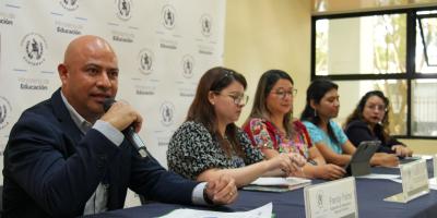 Expertos de SEGEPLAN, el Minfin y funcionarios y técnicos del Mineduc participaron en el conversatorio.