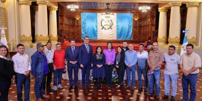 Minfin y Segeplan presentan resultados del ejercicio de Planificación y Presupuesto Abierto 2026 En un acto celebrado en el Palacio Nacional de la Cultura, las autoridades del Ministerio de Finanzas Públicas (Minfin) y de la Secretaría de Planificación y Programación de la Presidencia (Segeplan) presentaron los resultados del proceso participativo correspondiente a la Fase III del ejercicio de Planificación y Presupuesto Abierto 2026, como parte del compromiso con la transparencia y la rendición de cuentas.