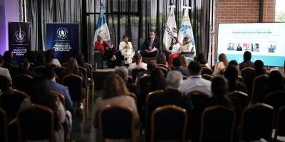 Como parte del lanzamiento del diplomado, se desarrolló un conversatorio sobre la importancia de los Sistemas Nacionales de Cooperación.