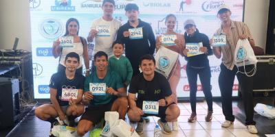 Guatemaltecos acudieron a recoger sus kits previo a la carrera de este domingo. 