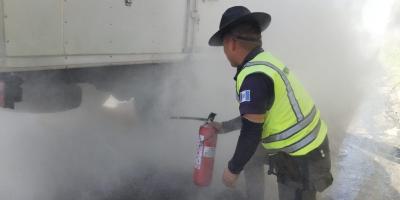 Provial asiste vehículo con fallas mecánicas en la ruta al Pacífico 