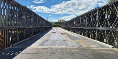 Caminos repara 12 planchas en el puente Santiago y habilita el paso vehicular