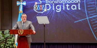 Durante el evento, se presentaron las 42 iniciativas digitales que conforman el plan, organizadas en ejes de Gobierno Digital, Economía Digital y Sociedad Digital, 