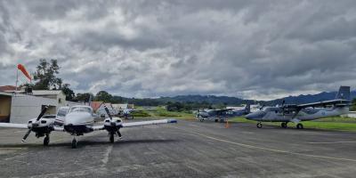 En representación de la DGAC estuvo presente el Administrador del Aeródromo de Cobán, quien participó activamente en los procesos de coordinación y planificación para fortalecer la capacidad de respuesta del departamento frente a emergencias.