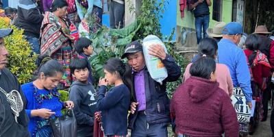 Entregan asistencia alimentaria a más de 17 mil familias en Quiché y Chiquimula