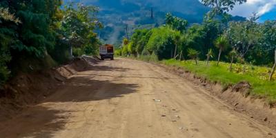 Caminos habilita ruta de 5.6 kilómetros para vecinos de Santa María de Jesús