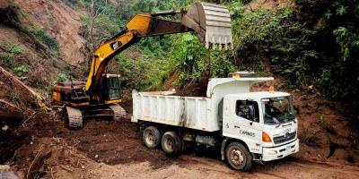 Caminos retira más de 1,200 toneladas de tierra y escombros en Palín