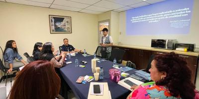 Personal de la PGN aprende el manejo responsable de gatos ferales