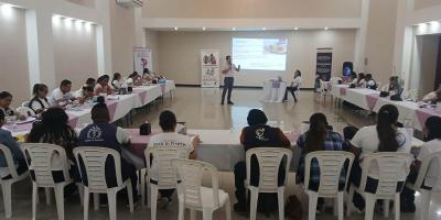 Personal de salud capacitado para elaborar huertos con plantas medicinales