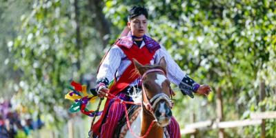 El "Juego de Gallo" es una tradicional carrera que se lleva a cabo en Huehuetenango. 