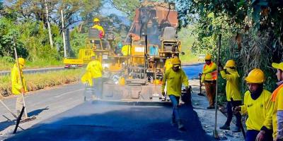 Santa Rosa: se aplica segunda capa de asfalto en la CA-01 Oriente-06