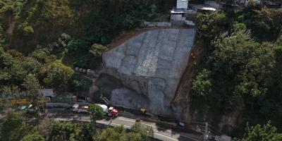 Covial avanza en la protección de la ruta entre zona 13 y Boca del Monte 