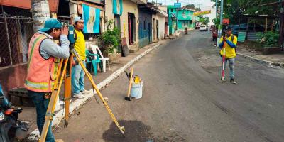¡Preparando el terreno para un mejor camino en Suchitepéquez!