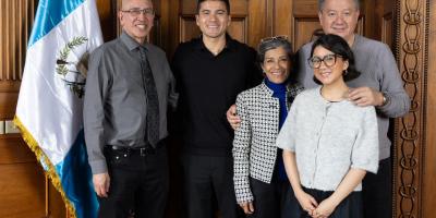 Juan José Chang, el técnico que hizo historia en la FIFA, visita el Palacio Nacional de la Cultura