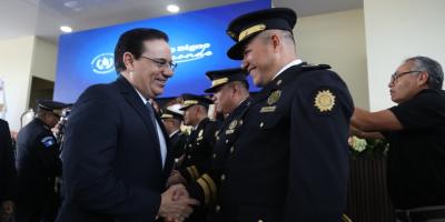 Graduación de 10 comisarios generales fortalece liderazgo en la PNC