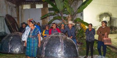 Cofradías de Rabinal reciben peroles para fortalecer la tradición culinaria Achi