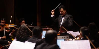 Se presenta la agenda de actividades para los siguientes meses. 