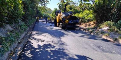 Nueva carpeta asfáltica mejora el paso y acorta distancias en Suchitepéquez