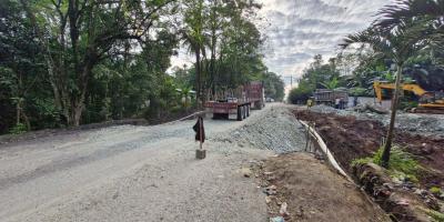 Se habilita paso vehicular provisional en el km. 281.3 de entre puente Río Dulce y la aldea La Libertad, mentas se finaliza la instalación de tubería transversal