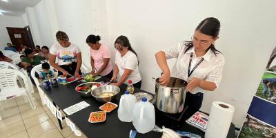 Entre recetas y esperanza, madres de Zacapa aprenden a enfrentar la desnutrición