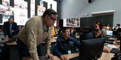 El Secretario de Planificación, Carlos Mendoza Alvarado, en el Centro de Operación de Emergencias (COE).