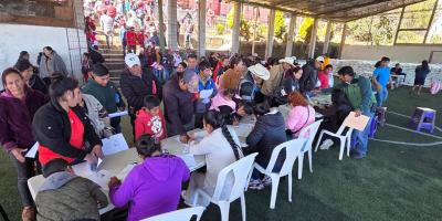 Familias de Tacaná reciben raciones alimentarias