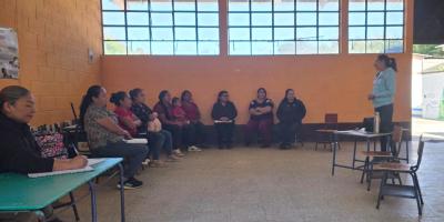 Fortalecen vínculos entre productores y centros educativos de Jalapa