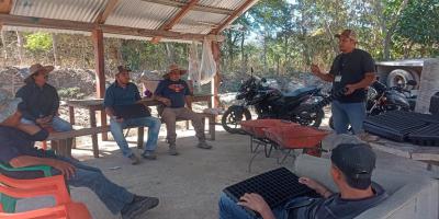 Grupos del CADER aprenden a elaborar pilones con apoyo de KOPIA