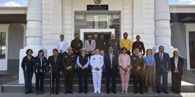 Ejército de Guatemala condecora al Embajador de la República de la India y misión médica por su labor humanitaria en beneficio de los guatemaltecos.