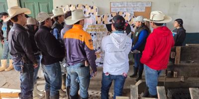 Productores rurales diversifican sus conocimientos con apoyo de estudiantes agrícolas